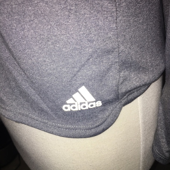 Adidas women’s shirt - Picture 4 of 8
